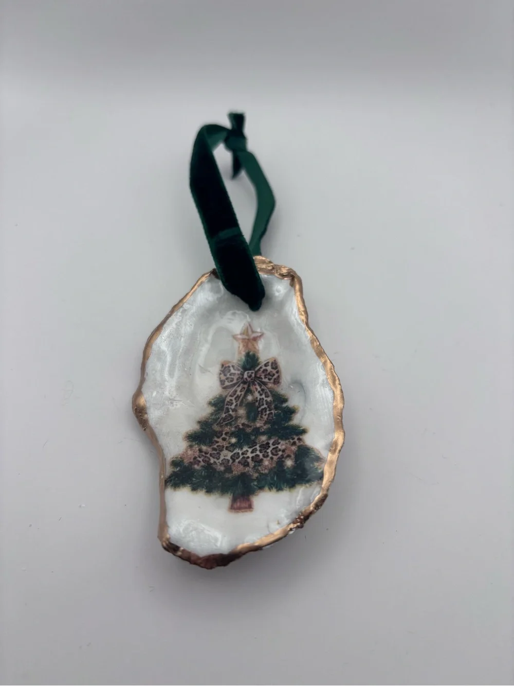 Green Velvet Ribbon Leopard Tree Oyster Shell Ornament - Home Holiday